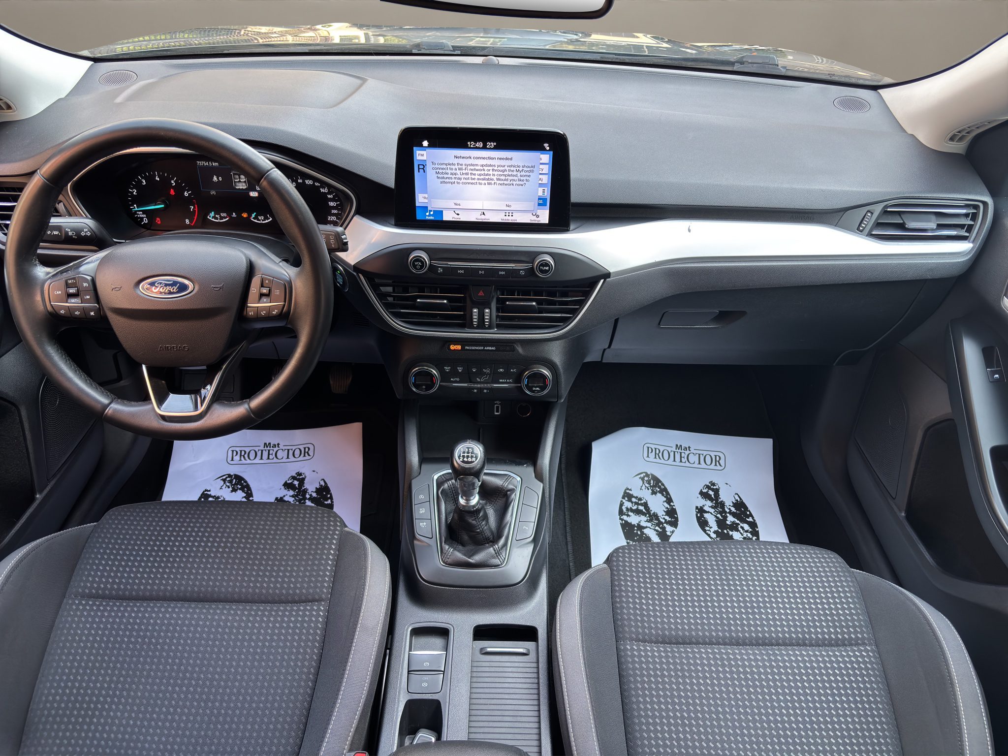 FORDFOCUSSWBENZ_13_converted